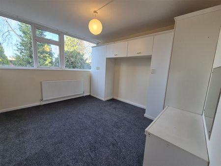 2 Bed Flat - Photo 4