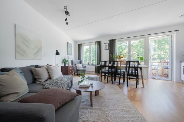 Rågsvedsvägen, Bandhagen - Photo 1