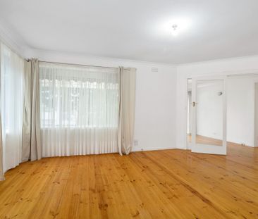 3-Bedroom Family Home in Prime Frankston Location - Photo 2