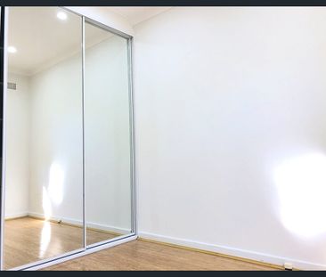 Big double brick house with parkside position in Denistone West - Photo 4