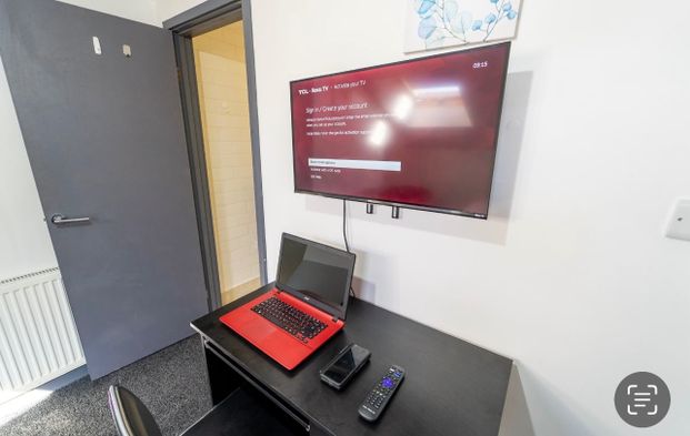 Studio Flat, Exeter Road, B29 - Photo 1