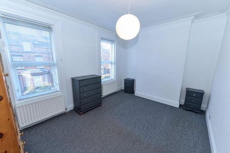 30 Haypark Avenue, Belfast, BT7 3FE - Photo 4