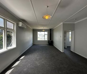 Renovated, warm and close to the beach! - Photo 2