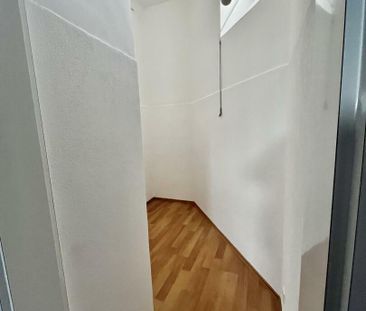ab 1.7.2026 - großzügige 3 Raum-Wohnung mit Bad/WC - Photo 2