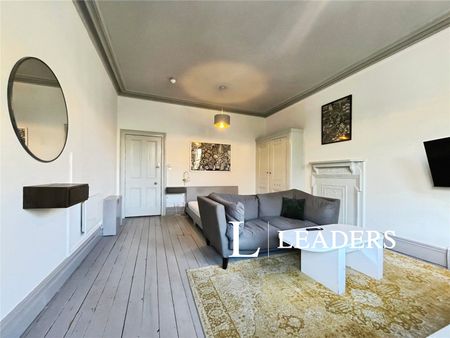 studio to rent The Drive, Hove, East Sussex, BN3 - Photo 2