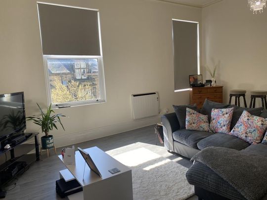 3 bedroom flat to rent - Photo 1