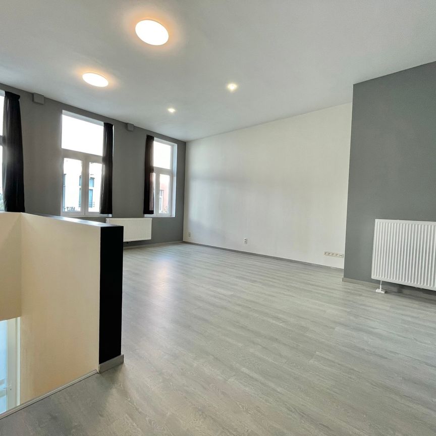 Prachtig gerenoveerd duplex-appartement nabij het station van Aalst - Foto 1