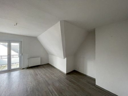 Unter`m Dach Juchè: individuell geschnittene 2-Raum-Wohnung mit Panoramabalkon - Foto 3