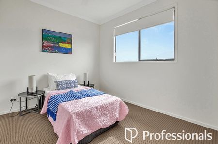 Spacious Modern Family Home - Photo 5