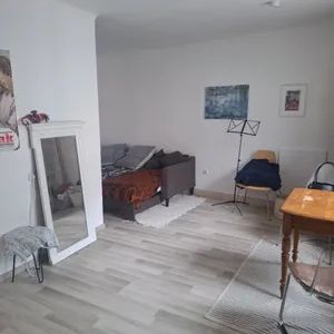 (reserviert) (Anfragestop!)1 1/2 Zimmerwohnung (40m2) zur Direktvergabe - Foto 1