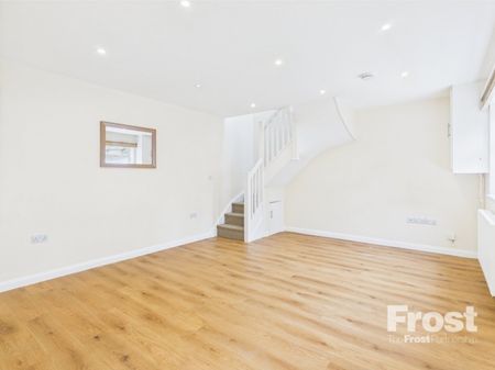 Station Road, Gerrards Cross, Buckinghamshire,SL9 - Photo 2