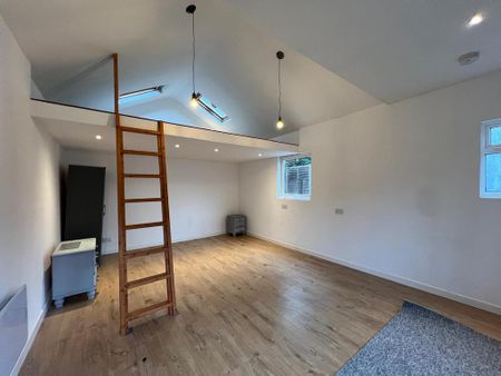 3 bedroom semi-detached house to rent - Photo 3