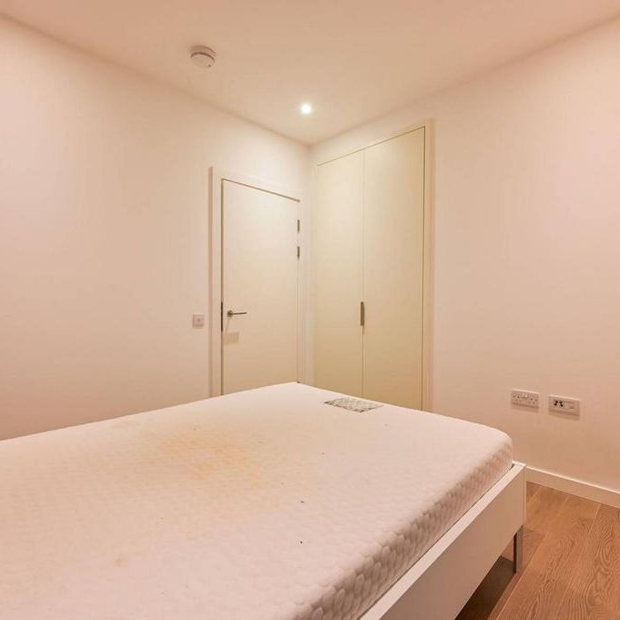 4 bedroom flat to rent - Photo 1