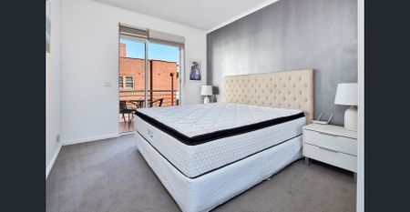 WHEN LOCATION MATTERS – FULLY FURNISHED - Photo 5