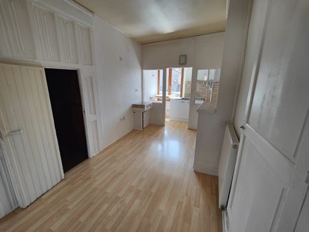 Location Appartement 4 pièces 102m² BRIOUDE 43100 - Photo 2