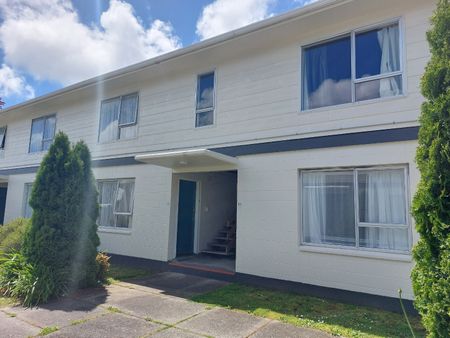 BEDSIT - NAENAE COURT - Photo 4