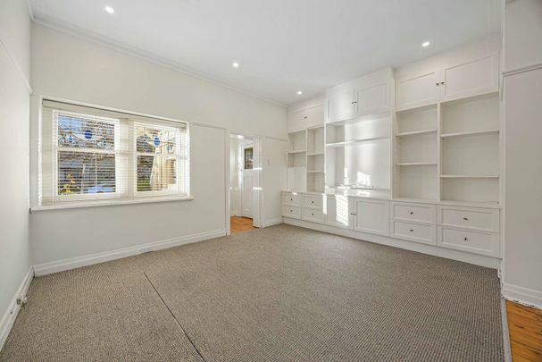 Charming Two-Storey Home Moments from Lake Wendouree - Photo 1