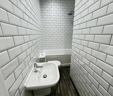 2 bedroom Flat To Let - Photo 4