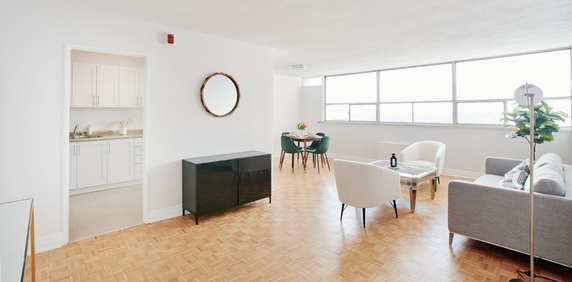 FULLY RENOVATED 1BD - Prime Etobicoke - Photo 2