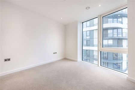 Stunning 11th floor apartment in a modern development next to Barking station. - Photo 3