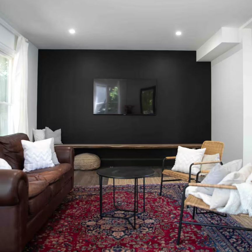 For Lease - 91 Jerseyville Road, Hamilton, Ontario - Photo 1