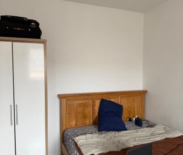 1 bedroom in a house share to rent - Photo 6