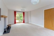 4 bedroom detached house to rent - Photo 3