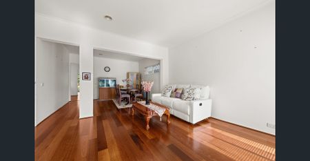 Spacious home with loads of living areas!! - Photo 2