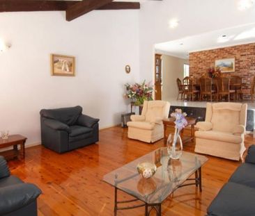 Grand Family Home! - Photo 1