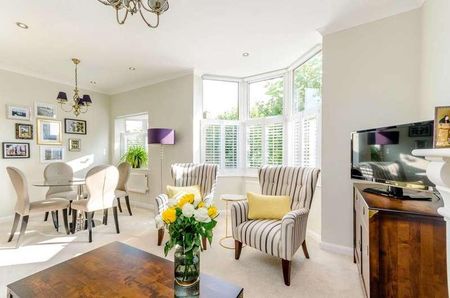 Chatsworth Avenue, Wimbledon, SW20 - Photo 2