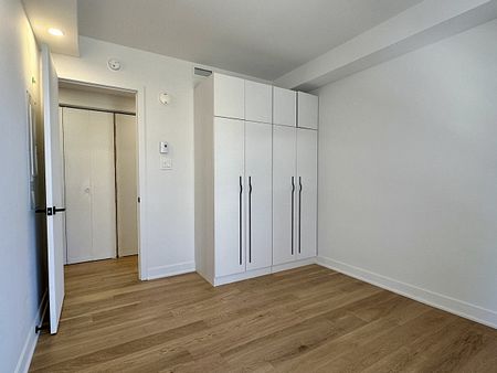 3201 Boulevard Édouard-Montpetit, #302 - Photo 2