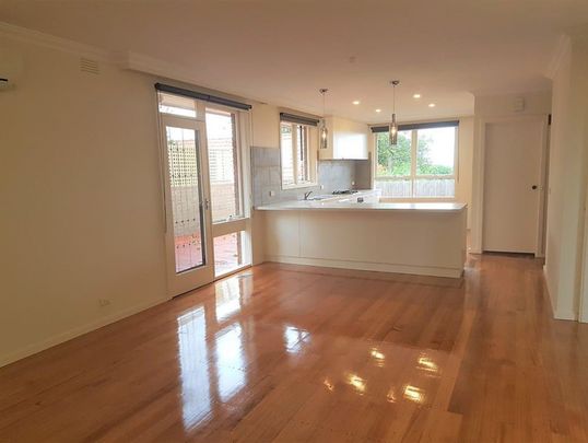 2/32 Kent Road, Surrey Hills - Photo 1