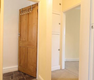 2 bedroom end of terrace house to rent - Photo 6