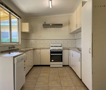 North Location - Three Bedrooms - Photo 4