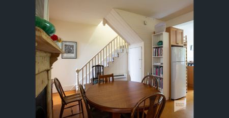 Character Townhouse - Photo 3