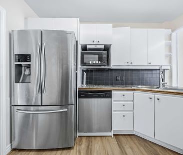 For Lease - 8 View Street, Ajax, Ontario - Photo 3