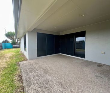 MODERN FAMILY HOME IN MIRAFLORES ESTATE - Photo 5