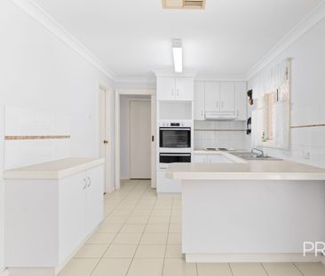 2 Kobi Pl, Glenfield Park NSW 2650 - Photo 3