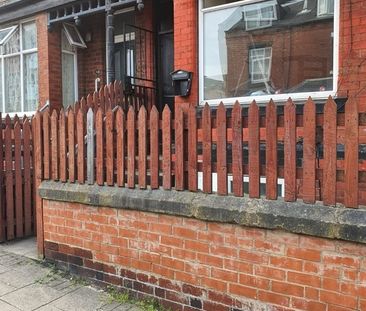 Room in a Shared House, Linden Road, LS11 - Photo 4
