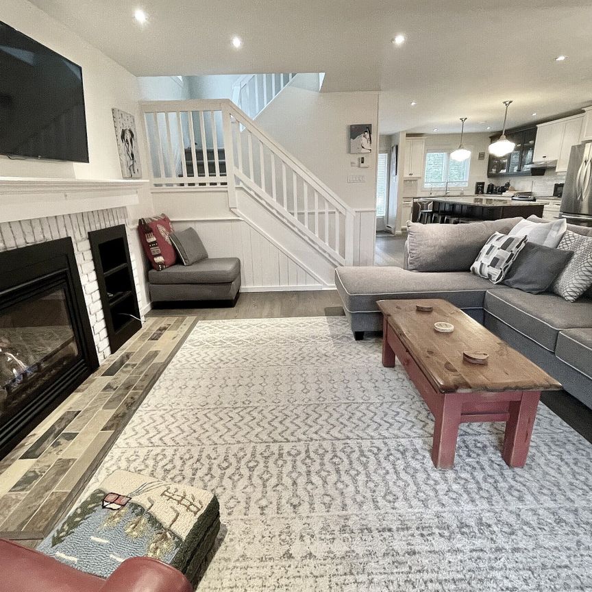 For Lease - 571 OXBOW Crescent, Collingwood, Ontario - Photo 1