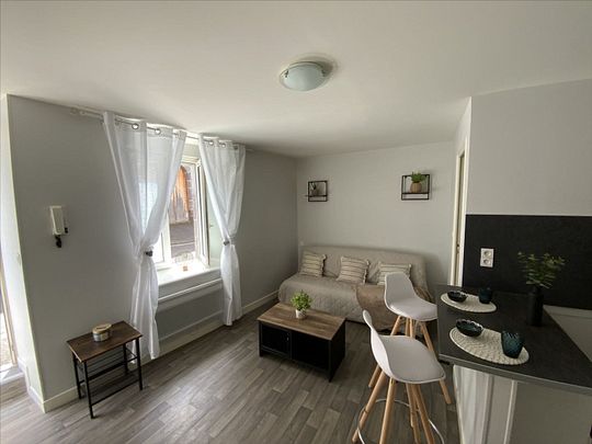 Studio Meublé et rénové dans le bourg de Beaumont, - Photo 1