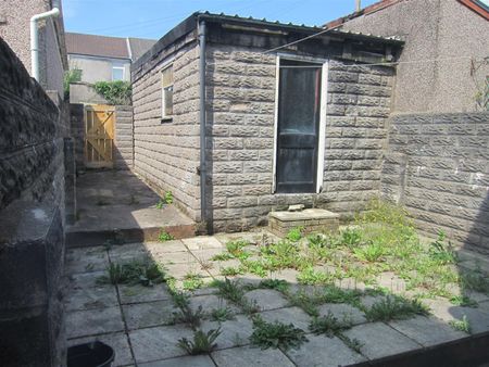 Room For Rent Queen Street, Pontypridd - Photo 5