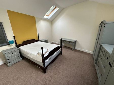 Bridge House, High Street, Yarm - Photo 2