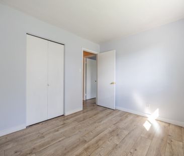 Maison de plain-pied à louer - Brossard (Noms de rues (P)) Maison d... - Photo 4