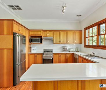 EAST TAMWORTH – Magic Location With Comforts to Match. - Photo 1