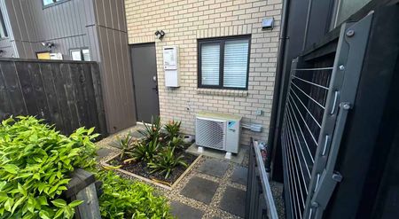 Westgate, 2 bedrooms - Photo 2