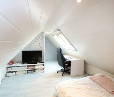 Villa met zwemvijver, grote tuin en dubbele garage te huur! - Foto 4