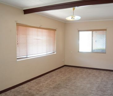 2/122a Russell Street, TOOWOOMBA CITY - Photo 2