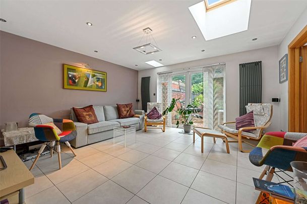 Vernon Drive, Stanmore, HA7 2BW - Photo 1