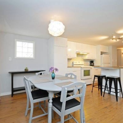 Bright 2bdrm suite - Cook St Village - Photo 3